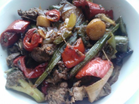 Zöldségek grillolajban csirkemájjal