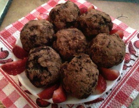 Aszaltgyümölcsös diós csokisgolyók