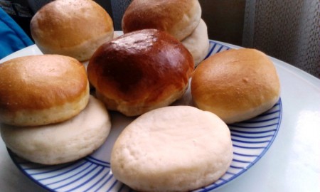 Hamburgerzsömlék egyben, kettőben sütve-elcsúsztatva